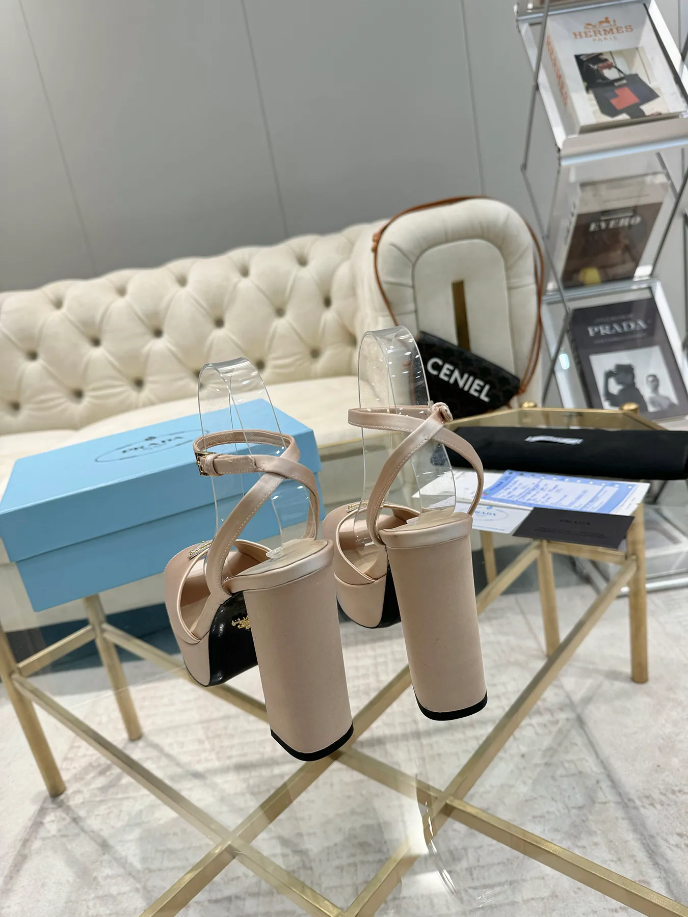 👟👟Ex-factory price 580👟👟 (imitation leather bottom-20) New arrival 👉Ready stock👈Remove the original board and make a 1:1 replica‼ ️The highest version ✅ Prada's early spring catwalk hot style 😘The latest spring style thick heel square toe water platform series (genuine leather outsole) (simulated leather sole) goddess must-have super beautiful on the feet 👉The upper is made of imported original silk, soft and textured, lining + foot pads, imported sheepskin lining, breathable and comfortable, private model water platform, heel, water platform 4M, heel height 13M Code number 35M-39M (34 40 41 42 43 is custom-made and cannot be returned or exchanged)